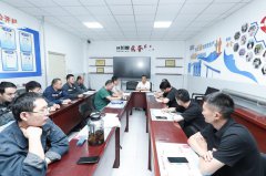 皖北煤电集团智能公司董事长参加基层班前会