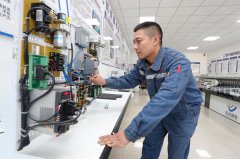 坚守：麻地梁煤矿全省冠军亢凯的新春故事