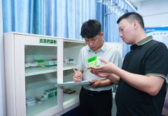 防高温，袁店一矿综采一区配置应急药品柜